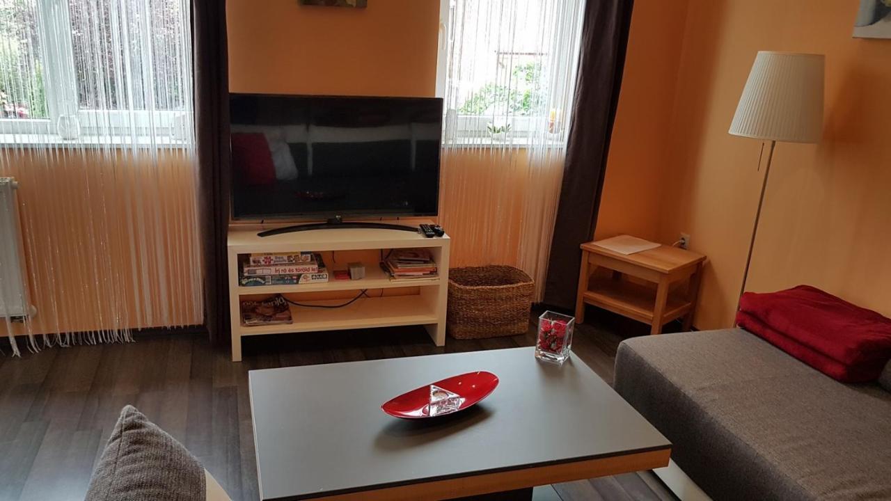 Zafír Sziget Apartman Sarvar Exterior foto