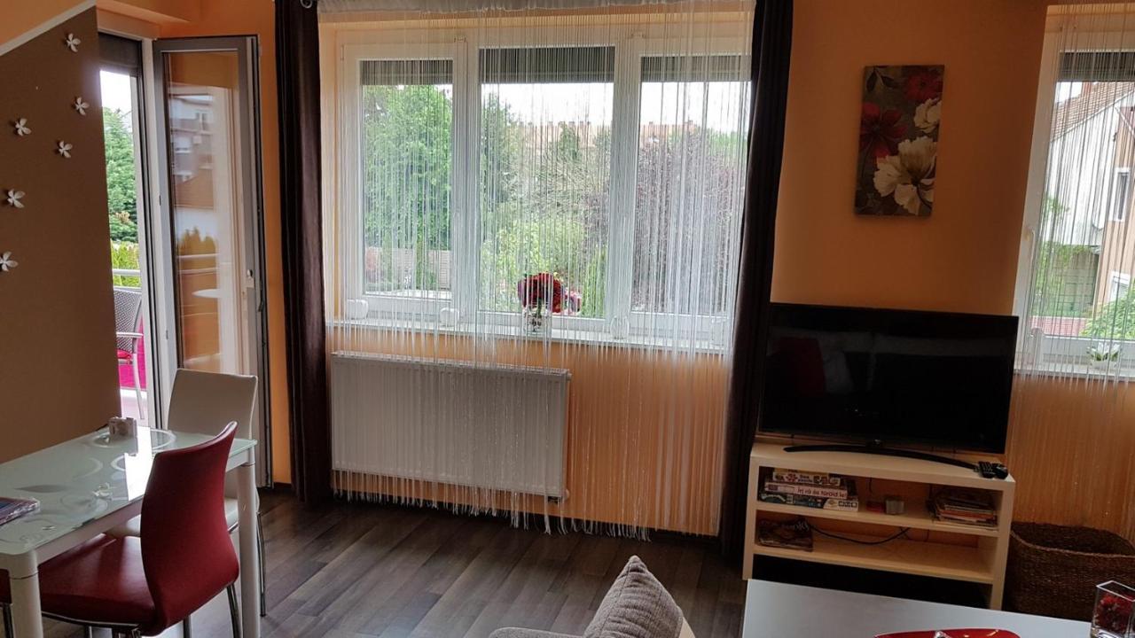 Zafír Sziget Apartman Sarvar Exterior foto