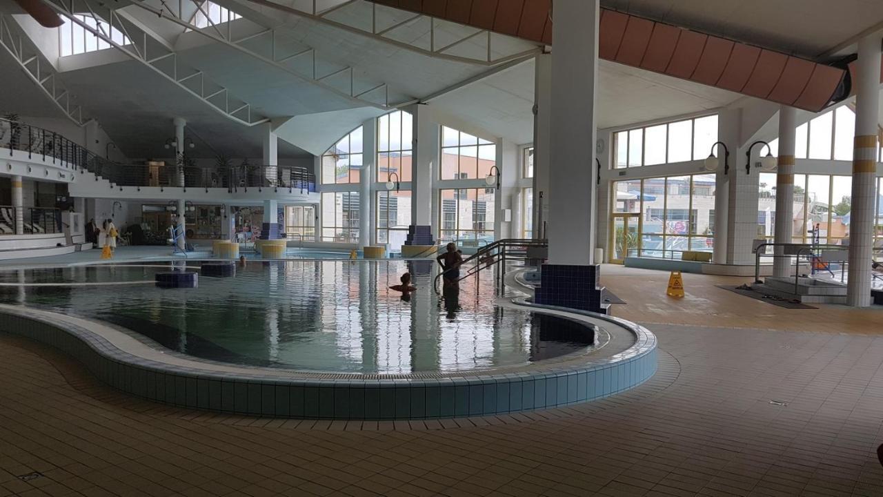 Zafír Sziget Apartman Sarvar Exterior foto