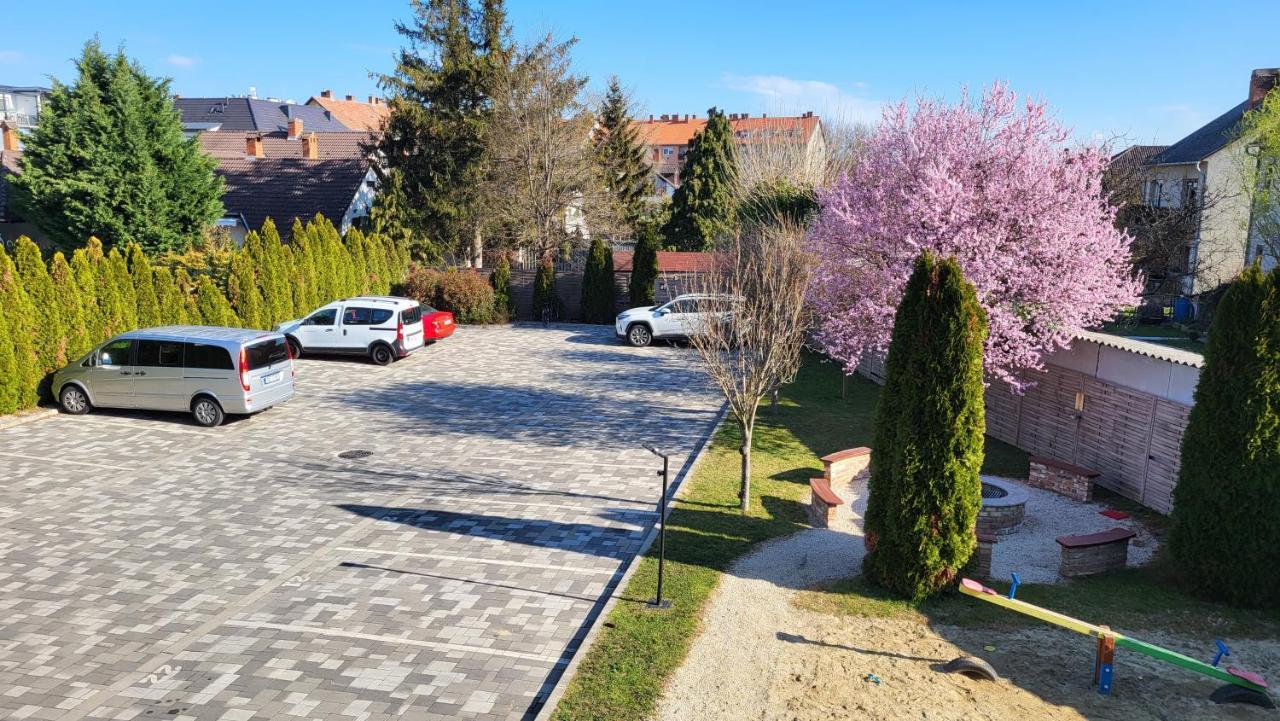 Zafír Sziget Apartman Sarvar Exterior foto